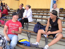 SM kisat M N 16 / 17 Jyväskylä 12.-14.8.2011
Tässä Pete ja Ville suunnittelevat hyvin sujuneen karsintakilpailun jälkeen taktiikkaa loppukilpailuun.